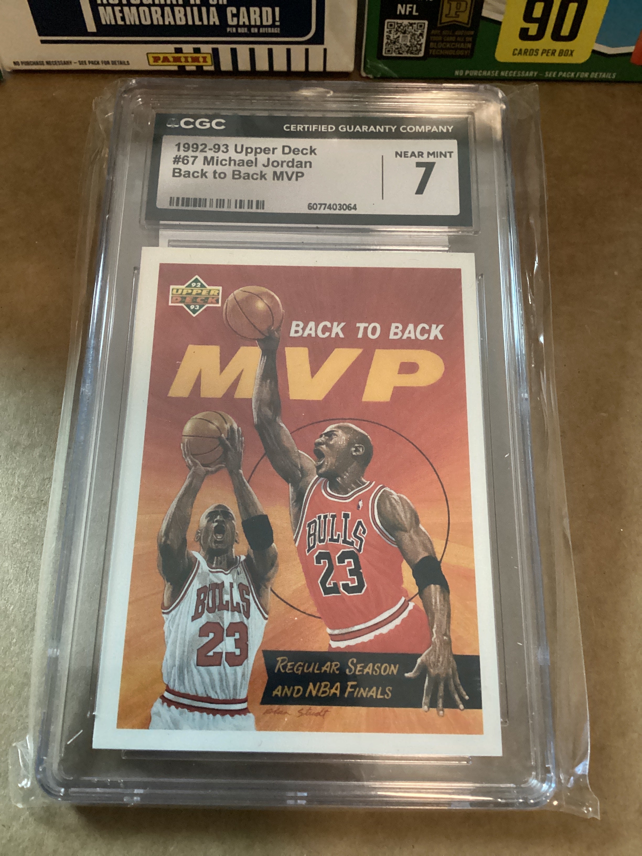 Michael Jordan 1992-93 upper deck Near Mint 7